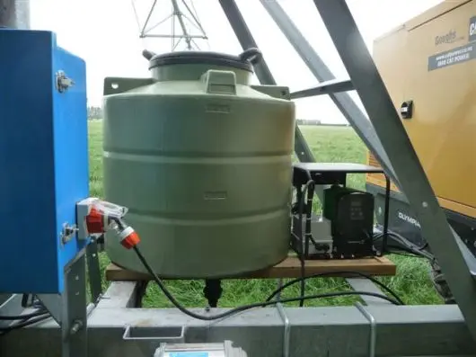 A liquid nitrogen tank and dosing pump mounted on a centre pivot.